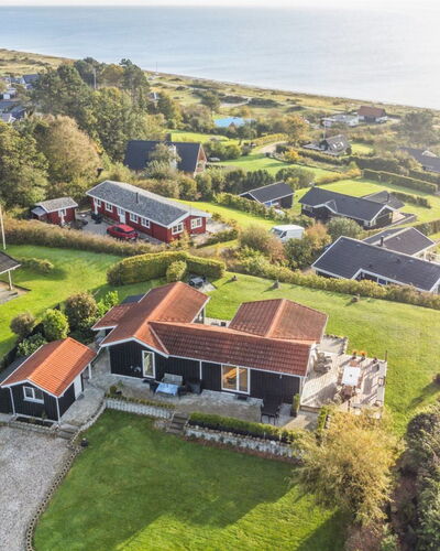 Annesette - 300M from the Sea