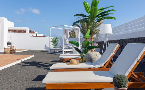 Playa Blanca 660: Mobilier De Jardin, Chaise, Recours, Pot De Fleur, Balancelle, Ombre, Eco Hôtel, Plante D'Appartement, Balcon, Hôtel