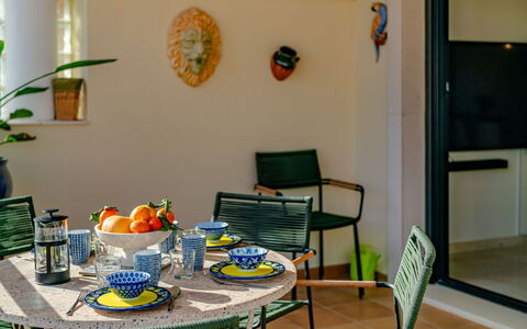 Jardines del Pla: Meubles, Chaise, Table, Design Intérieur, Table Cuisine Et Salle A Manger, Mobilier De Jardin, Salle À Manger, Tableau De Plein Air, Pot De Fleur, Plante D'Appartement