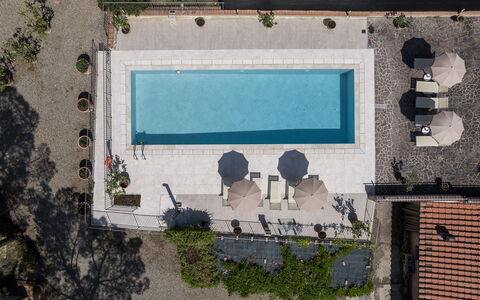 Anilde, Holiday Home with Pool, Wifi, Tuscany: Plante, Fenêtre, Bâtiment, L'Eau, Bleu Azur, Rectangle, Design Urbain, Façade, Art, Ombre