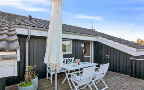 Freda - 400M from the Sea: Plafond, Sol, Design Intérieur, Sol, Composite, Meubles, Recours, Hôtel, Conception, Daylighting