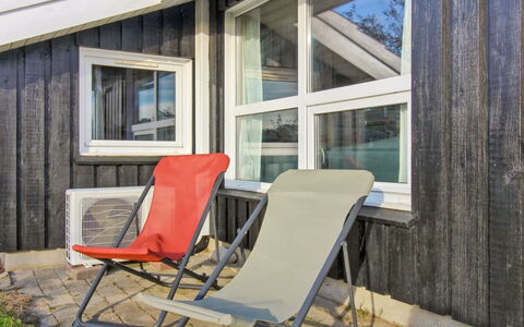Freda - 400M from the Sea: Plafond, Sol, Design Intérieur, Sol, Composite, Meubles, Recours, Hôtel, Conception, Daylighting