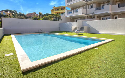 Valledoria 18: L'Eau, Plante, Propriété, Bâtiment, Ciel, Piscine, Bleu Azur, Rectangle, Fenêtre, Ombre