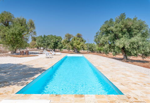 Casa Di Veronica: L'Eau, Ciel, Piscine, Bleu Azur, Arbre, Ombre, Plan D'Eau, Plante, Loisir, Herbe