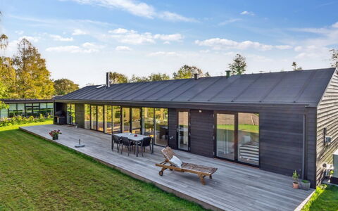 Tessa - 1.6Km from the Sea: Bois, Meubles, Appartement, Pièce, Plafond, Tache De Bois, Chaise, Dur, Vernis, Lumber