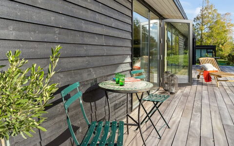 Tessa - 1.6Km from the Sea: Bois, Meubles, Appartement, Pièce, Plafond, Tache De Bois, Chaise, Dur, Vernis, Lumber