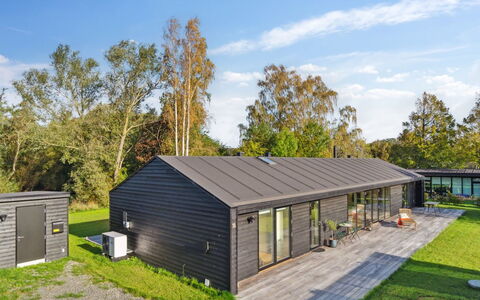 Tessa - 1.6Km from the Sea: Bois, Meubles, Appartement, Pièce, Plafond, Tache De Bois, Chaise, Dur, Vernis, Lumber