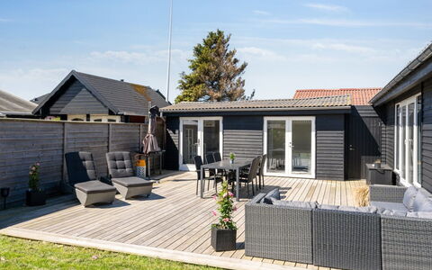 Elisabeta - 60M from the Sea: Domicile, Chalet, Porche, Siding, Ferme, Structure En Plein Air