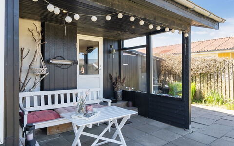 Elisabeta - 60M from the Sea: Domicile, Chalet, Porche, Siding, Ferme, Structure En Plein Air