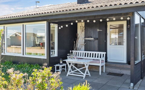 Elisabeta - 60M from the Sea: Domicile, Chalet, Porche, Siding, Ferme, Structure En Plein Air