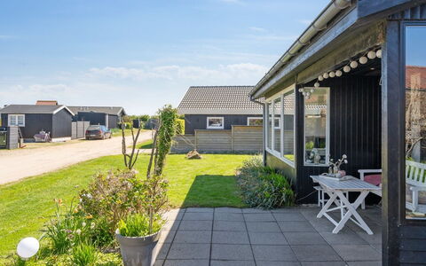 Elisabeta - 60M from the Sea: Domicile, Chalet, Porche, Siding, Ferme, Structure En Plein Air