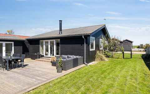 Elisabeta - 60M from the Sea: Domicile, Chalet, Porche, Siding, Ferme, Structure En Plein Air