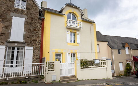 Océane: Ciel, Bâtiment, Plante, Bois, Montagne, Lot Terre, Design Urbain, Paysage, Immobilier, Façade