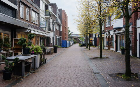 Delfzijl: Ciel, Bâtiment, Plante, Bois, Montagne, Lot Terre, Design Urbain, Paysage, Immobilier, Façade