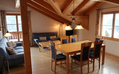 Tga Stgirat Dachgeschoss 120.2: Table, Fenêtre, Bois, Canapé, Sol, Sol, Bâtiment, Chaise, Salon, Faisceau