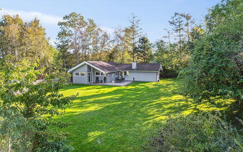 Uolevi - 1.3Km from the Sea: Bois, Toit, Architecture, Domicile, Maison, Chalet, Siding, Dur, Pente, Biens