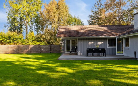 Uolevi - 1.3Km from the Sea: Bois, Toit, Architecture, Domicile, Maison, Chalet, Siding, Dur, Pente, Biens