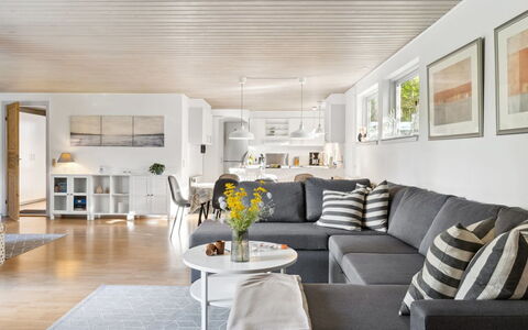 Uolevi - 1.3Km from the Sea: Bois, Toit, Architecture, Domicile, Maison, Chalet, Siding, Dur, Pente, Biens