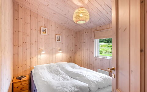 Thrineke - 600M from the Sea: Bois, Chambre, Lit, Domicile, Plafond, Drap De Lit, Literie, Design Intérieur, Cadre De Lit, Dur