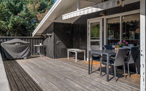 Thrineke - 600M from the Sea: Bois, Parquet, Sol, Domicile, Dur, Porte, Sol, Plate-Forme, Porche, Planche