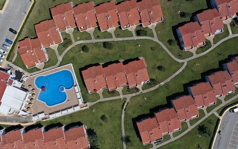 Son Bou Gardens 3 Dorm: Ciel, L'Eau, Bâtiment, Propriété, Plante, Bleu Azur, Piscine, Nuage, Loisir, Fenêtre