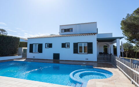 Villas Finesse Type 2 Duplex: Ciel, L'Eau, Bâtiment, Propriété, Plante, Bleu Azur, Piscine, Nuage, Loisir, Fenêtre
