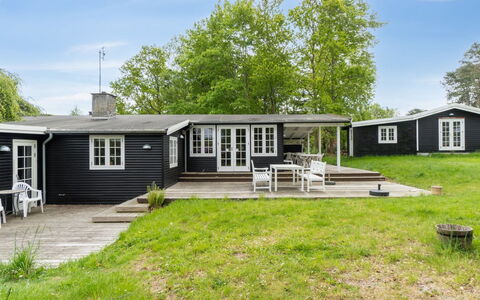 Rami - 2Km from the Sea: Bois, Toit, Architecture, Domicile, Maison, Chalet, Siding, Dur, Pente, Biens