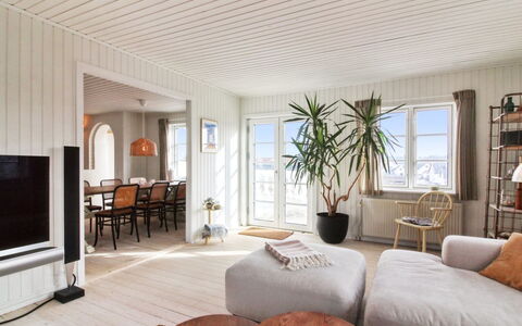 Edmond - 150M from the Sea: Design Intérieur, Meubles, Sol, Sol, Mur, Bois, Parquet, Plafond, Canapé, Salon