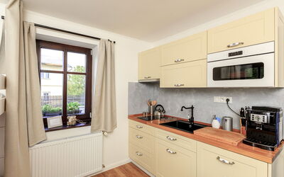 Arnoltice 11 Deluxe 150.11: Cabinetry, Comptoir, Propriété, Évier, Evier, Bois, Cuisinière, Cuisine, Appareil De Cuisine, Tiroir
