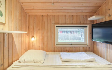 Birger - 500M from the Sea: Design Intérieur, Bois, Chambre, Sol, Plafond, Sol, Lit, Drap De Lit, Éclairage, Pièce