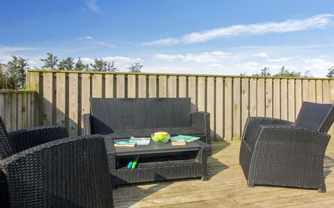 Birger - 500M from the Sea: Maison, Domicile, Toit, Chalet, Biens, Aménagement Paysager, Batiments Jardin, Siding, Ferme