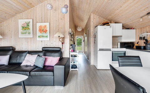 Birger - 500M from the Sea: Bois, Domicile, Plafond, Salon, Chalet, Parquet, Cabane En Rondins, Dur, Grenier
