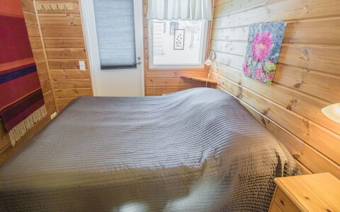 Kuksatie 8 B: Bois, Sol, Sol, Design Intérieur, Meubles, Parquet, Chambre, Pièce, Tache De Bois, Lit