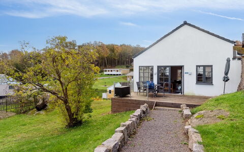 Eleana - 300M from the Sea: Bois, Toit, Architecture, Domicile, Maison, Chalet, Siding, Dur, Pente, Biens