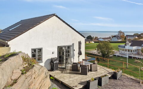 Eleana - 300M from the Sea: Bois, Toit, Architecture, Domicile, Maison, Chalet, Siding, Dur, Pente, Biens