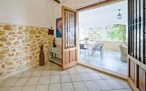 Casa Germaine: Fenêtre, Bois, Sol, Sol, Design Intérieur, Ombre, Salon, Bâtiment, Dur, Porte