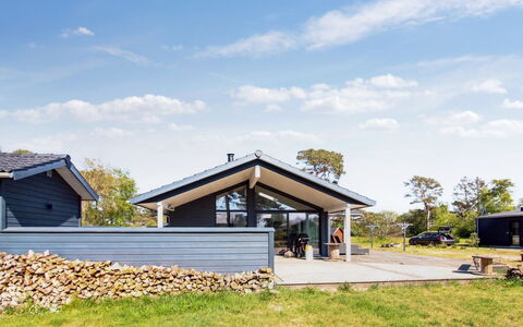 Windelgard - 140M from the Sea: Bois, Toit, Architecture, Domicile, Maison, Chalet, Siding, Dur, Pente, Biens