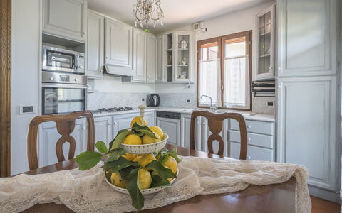 La Bouganville, Forte Dei Marmi, Private Garden, W: Meubles, Design Intérieur, Cabinetry, Sol, Cuisine, Bois, Comptoir, Pièce, Appareil De Cuisine, Sol