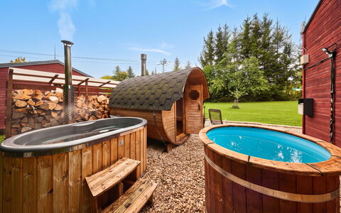Pod Liščím Kopcem 2+2: Composite, Tache De Bois, Cabane En Rondins, Recours, Cour, Piscine, Dur, Arrière-Cour, Batiments Jardin