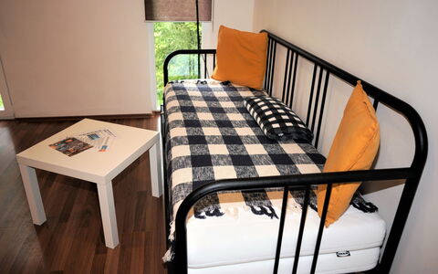 Pod Liščím Kopcem 2+2: Meubles, Table, Confort, Bois, Design Intérieur, Chaise, Rectangle, Sol, Sol, Bâtiment