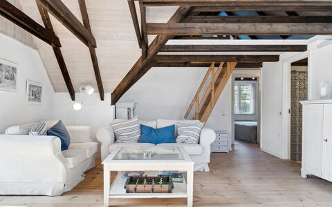 Emanuela - 800M from the Sea: Sol, Design Intérieur, Bois, Meubles, Plafond, Sol, Parquet, Salon, Pièce, Canapé
