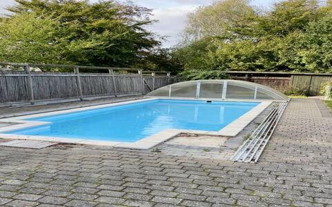 Emanuela - 800M from the Sea: Piscine, Ville Resort