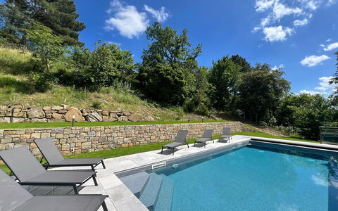 Villa Luana: Piscine, Jardin, Aménagement Paysager, Ombre, Mobilier De Jardin, Dalle, Arrière-Cour, Caractéristique De L'Eau, Balancelle