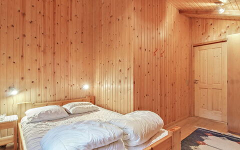 Muriel - 1.1Km from the Sea: Bois, Design Intérieur, Chambre, Plafond, Lit, Domicile, Pièce, Meubles, Literie, Drap De Lit