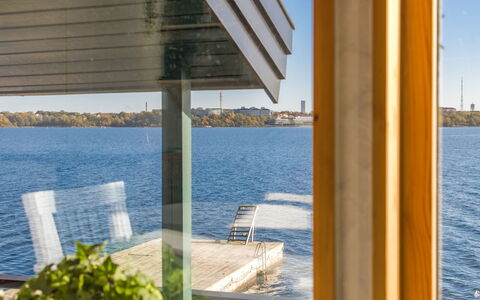 Sjuhalla Utsikten: Plante, Bâtiment, Ciel, Nuage, Fenêtre, Maison, Arbre, Porte, Lot Terre, Ombre