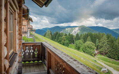 Pichl 400: Nuage, Ciel, Jour, Propriété, Bâtiment, Montagne, Plante, Bois, Arbre, Maison