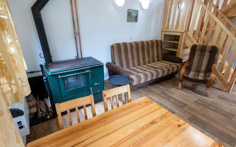 U Skály: Propriété, Meubles, Canapé, Bâtiment, Bois, Table, Design Intérieur, Salon, Sol, Sol
