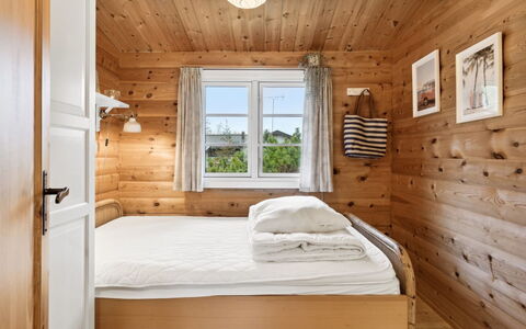 Jeppe - 500M from the Sea: Bois, Meubles, Chambre, Maison, Domicile, Design Intérieur, Lit, Tache De Bois, Dur, Porte