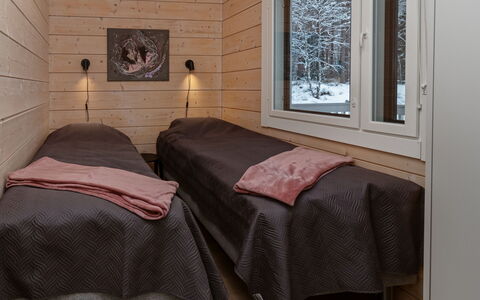 Mäkitie 4: Bois, Domicile, Pièce, Dur, Tache De Bois, Chambre, Parquet, Planche, Lit, Cadre De Lit