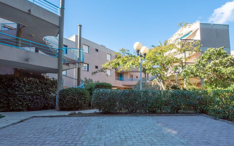 Sapore di Mar 1: Nuage, Ciel, Plante, Bâtiment, Fenêtre, Maison, Lot Terre, Arbre, Herbe, Chalet